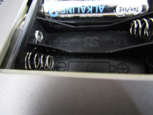 小野測器 乾電池 劣化 乾電池ホルダー 白い粉